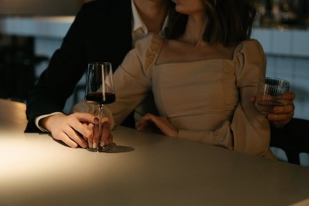 man-woman-meeting