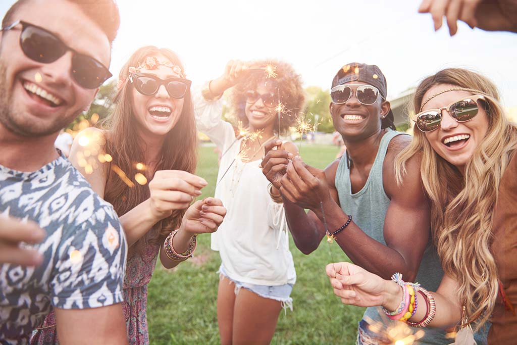 Coachella – Drugs, Sex, Alcohol 5 men and women partying at Coachella